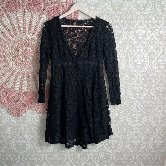 5/$30 UO Black Lace Long Sleeve Mini Dress S - Picture 1 of 3